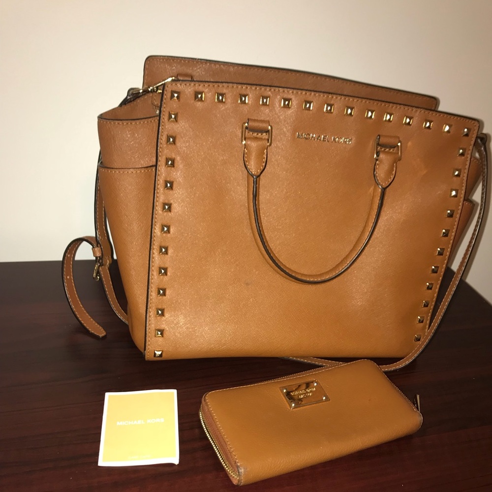 Tan. Cognac, Authentic MK Leather Purse & Wallet!
